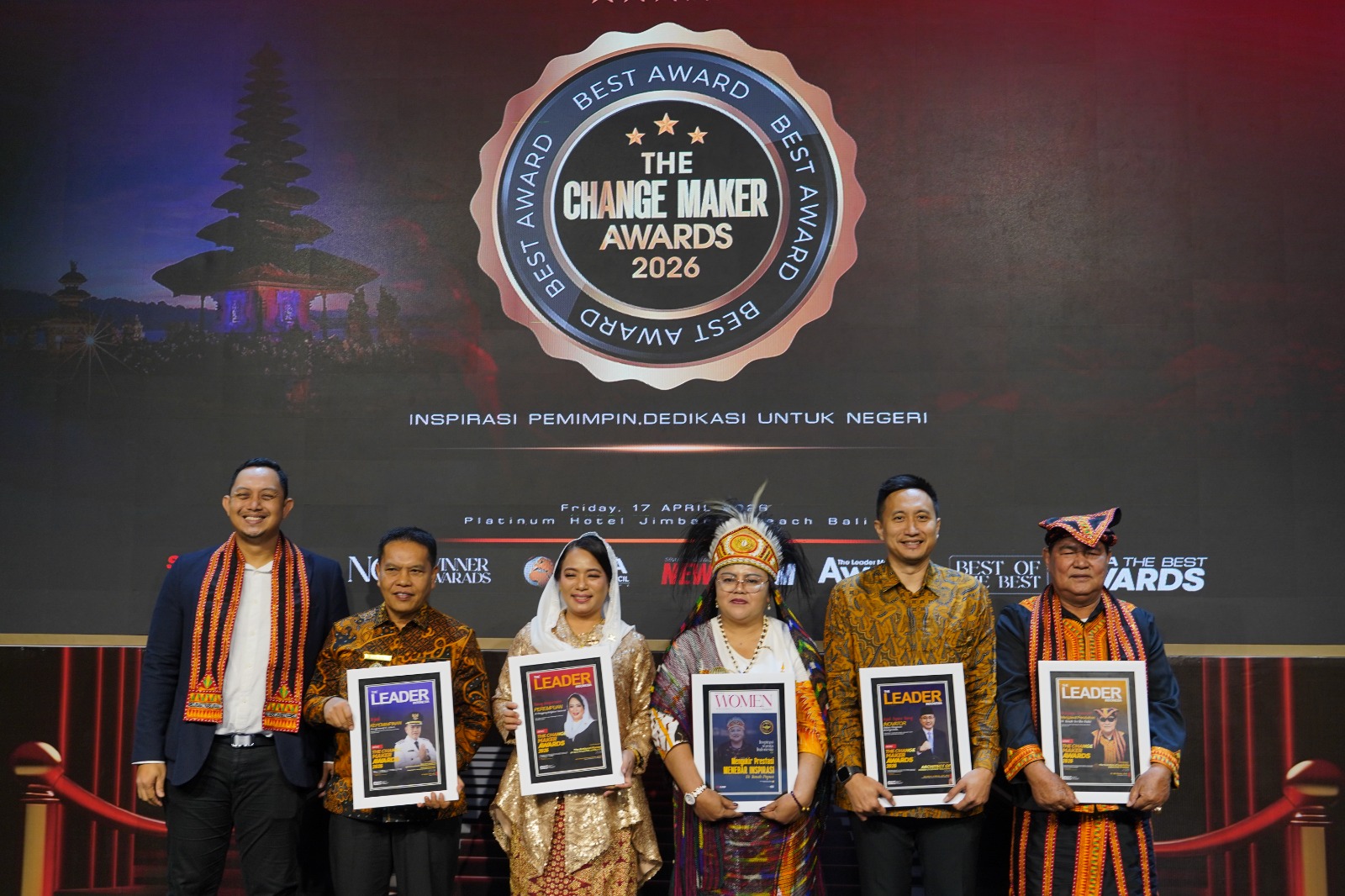 Kepemimpinan Solutif dari Ujung Nusantara: Kakanwil Ditjen Imigrasi Sulut Raih penghargaan “Architect of Border Citizenship Solutions” di ajang nasional The Change Maker Awards 2026