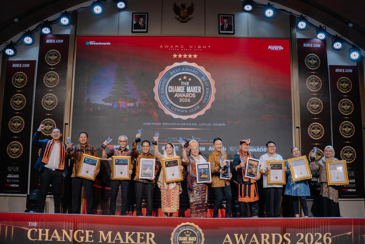 Kepemimpinan Solutif dari Ujung Nusantara: Kakanwil Ditjen Imigrasi Sulut Raih penghargaan “Architect of Border Citizenship Solutions” di ajang nasional The Change Maker Awards 2026